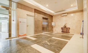 Collection O Near Terminal Pulo Gebang Formerly Sentra Timur - Tower Sapphire