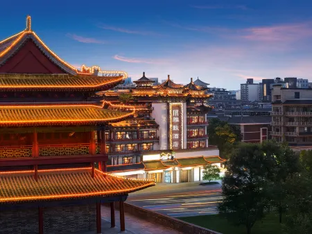 Elegant Hotel Xi'an Bell Tower Yongningmen Отели рядом с достопримечательностью «Yong Ning Gate»