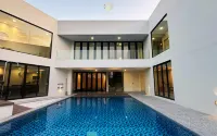 The Luxurious 231, Lake House Villa -  Ferienhäuser
