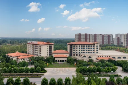 Lushang Spring Lake Resort