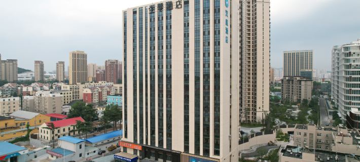 Qingdao Quanyi Hotel (Xinduxin Qingjiang Road Metro Station Branch) Hotel di Qingdao