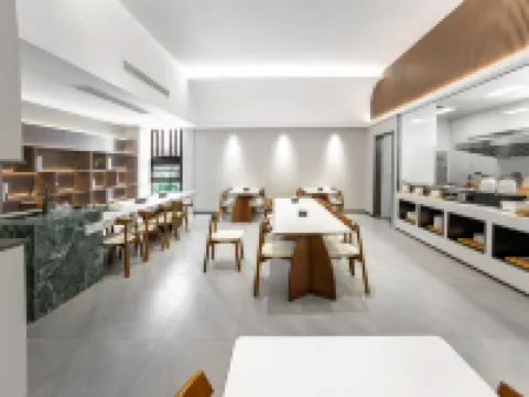 Chayuan Hotel (Taishun Fortune Plaza) Hotels in Taishun