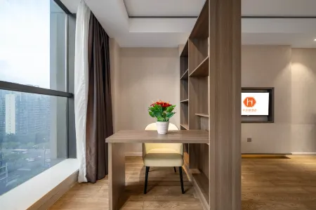 Huanlesong Hotel (Jiaxing Zhongguancun Wanli Square) Отели рядом с достопримечательностью «Jiaxing University South Area»