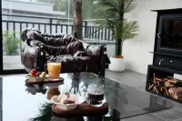 Yingjing Hotel (Lijiang Ancient City Dashuiche Shop)