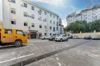 Ali Hotel (Yichang Jiefang Road Pedestrian Street CBD Shopping Center) - Bãi đậu xe