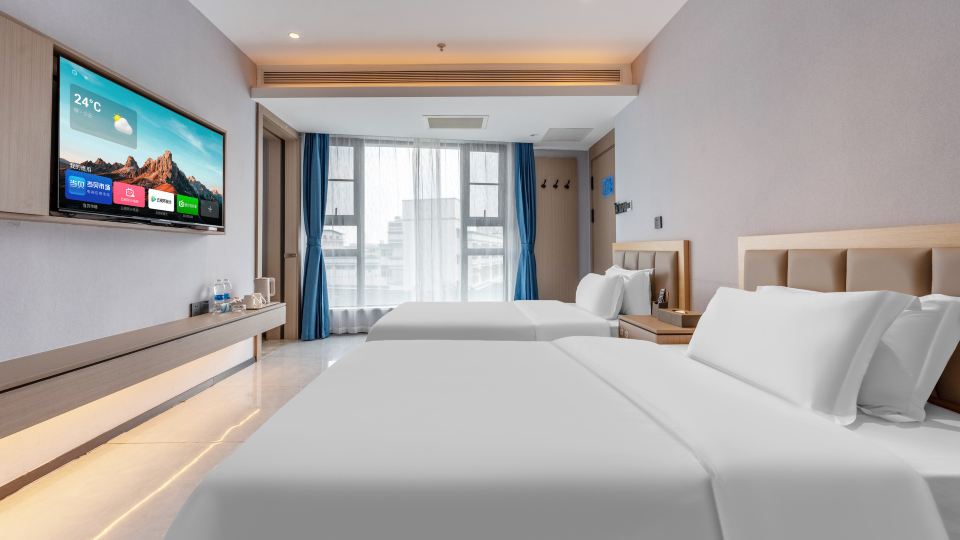 Waterfront Hotel