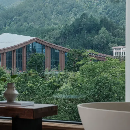 Jianhe · Wabi-Sabi Aesthetic Designer Homestay