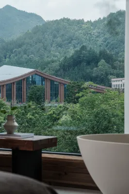 Jianhe · Wabi-Sabi Aesthetic Designer Homestay