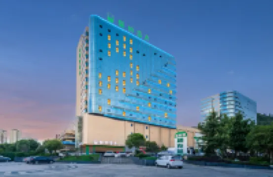 貓的遠方YOUNG·IS·FASHION設計師民宿（安順學院高鐵西站店）