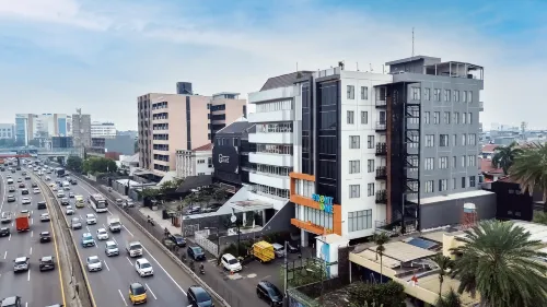 Front One Boutique Hotel Taman Anggrek