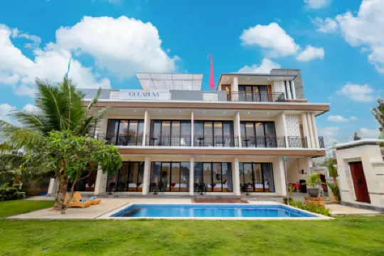 Gula Busa Guest House Отели рядом с достопримечательностью «Bali Theatre»