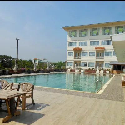 New Siya Hotel スームタイ プラザ周辺のホテル