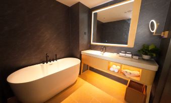 Jianguo HIDDEN Hotel (Huanggang Luotian Tiantangzhai Scenic Area Branch)