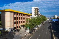 7 Days Inn Express(Shanwei Truly Central Plaza Branch) Hotels near Shanwei Port