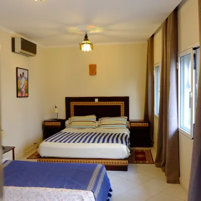 Dar Omar Khayam Hoteles cerca de Tanger Ville Railway Station