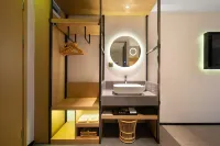 Dashi Homestay (Nanning Jinhu Square)