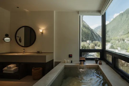 Zhuodi Kangqin Private Hot Spring (Li County Gergou)