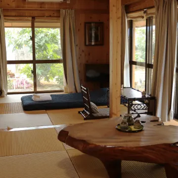 64 years traditianal okinawa house YuSuiJu in village