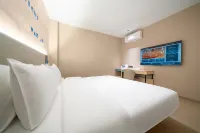 Home Inn (Anji Commercial and Trade Plaza Dipu Middle Road)