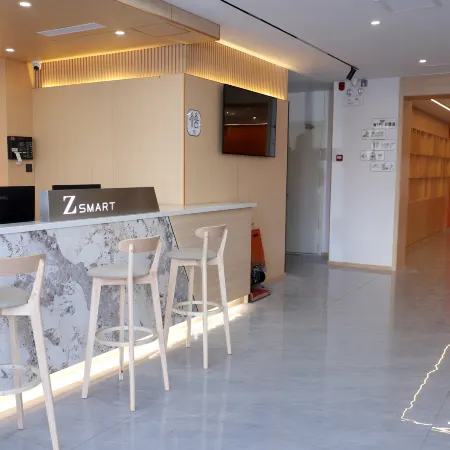 Zsmart Hotel (Huozhou Station)