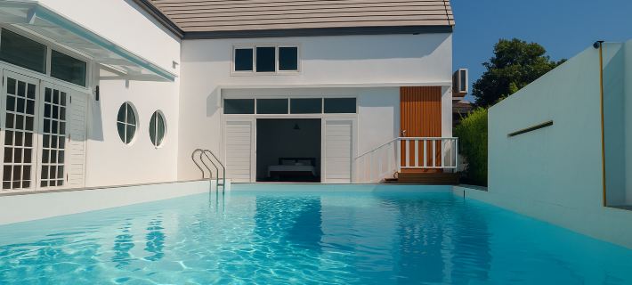 Windy Pool Villa  Pattaya : 3 King size bedrooms Hotels in Laem Chabang