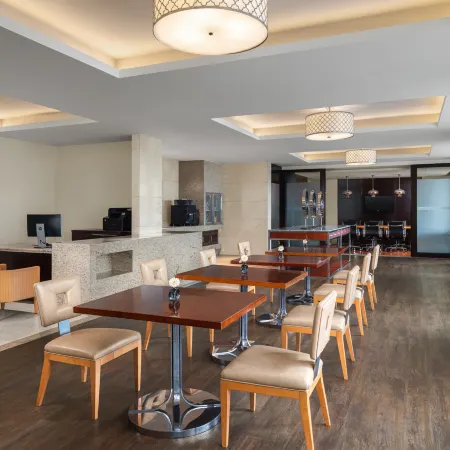 Courtyard by Marriott Hangzhou Wulin Отели рядом с достопримечательностью «Площадь Улинь»