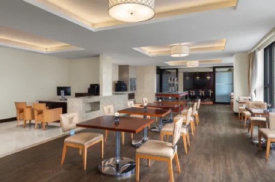 Courtyard by Marriott Hangzhou Wulin Отели рядом с достопримечательностью «Wanshouting»