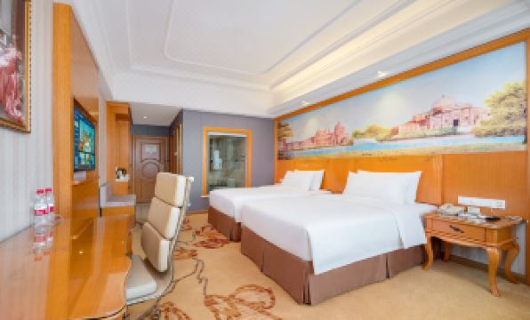 Vienna international hotel (Zhuhai Qinglv Road Riyuebei Grand Theater Branch)