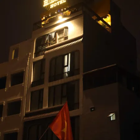 Hiden An Hotel Отели рядом с достопримечательностью «Гора Нон Нуок»