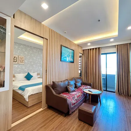 FLC Sea Tower Quy Nhơn Condotel Отели рядом с достопримечательностью «Городской пляж»