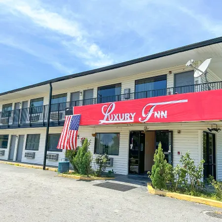 Luxury Inn by OYO Albany
