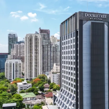 DoubleTree by Hilton Sukhumvit Bangkok Отели рядом с достопримечательностью «Торговый центр EmQuartier»