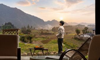Cloud Bamboo Retreat | Avatar Mountains ,3-min walk to the  Zhangjiajie Forest Park