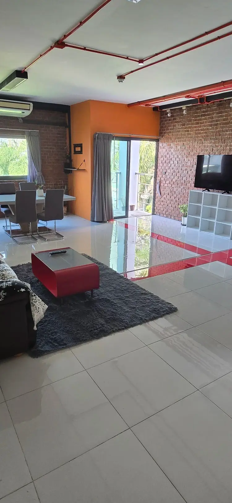 รูปภาพของอะไพ ล็อฟ