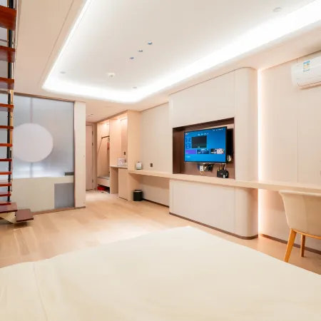 Haining Holiday International Hotel