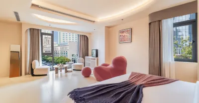 Viman Chic Stay @ City Center Gem（Steps away from subway and Old Town） 둥펑 광장 지하철역 주변 호텔