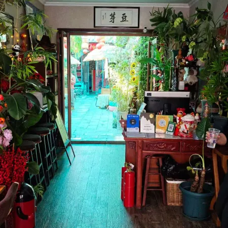 Zhangye Douya Youth Hostel (Ganzhou Night Market)