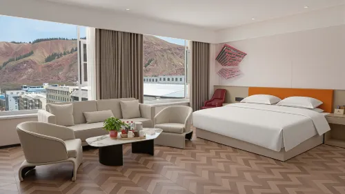 Qilian Jihong Business Hotel