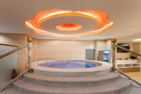 Xiangfeng Carnival Hotel