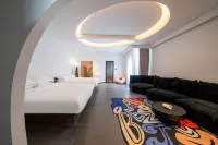 Floral Hong Homestay (Beihai Silver Beach)