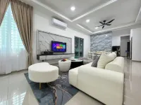 PD 4BR Private Pool Fun House - 5 Mins to Beach Hotels in 