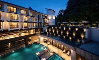 Lijiang Scenery Resort (Yangshuo West Street, Li River Scenic Area)