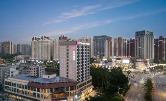 Echarm Hotel (Qinzhou Eight Enues)
