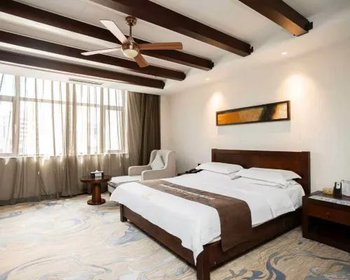 Rongchen International Holiday Hotel โรงแรมในจางเจียโข่ว
