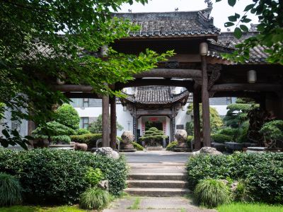Seclusive Mengxi Garden