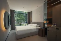 Zhuhai Lishang Hotel (Lvren Road Beach Swimming Pool) - parking