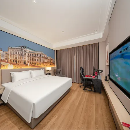 Yunying Baojing Shikong E-Sports Hotel (Hua Wuyue Plaza Huaxing Road)