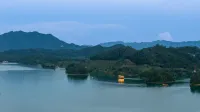 YI SELECT Hotel (Hangzhou Qiandao Lake Scenic Area Intime City Branch) - Mountain view