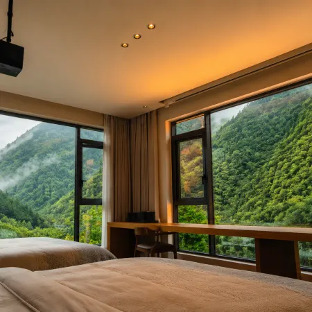 Hanyun Nanting · Oxygenated Mountain View Inn (Altitude 2800m)