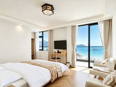 LUNAR Homestay